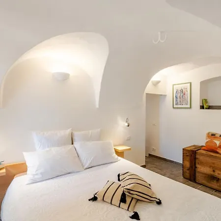 Apartment By Talking Stones